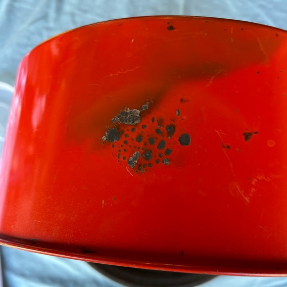 Vintage metal cake cover with plate - Picture 4 of 7